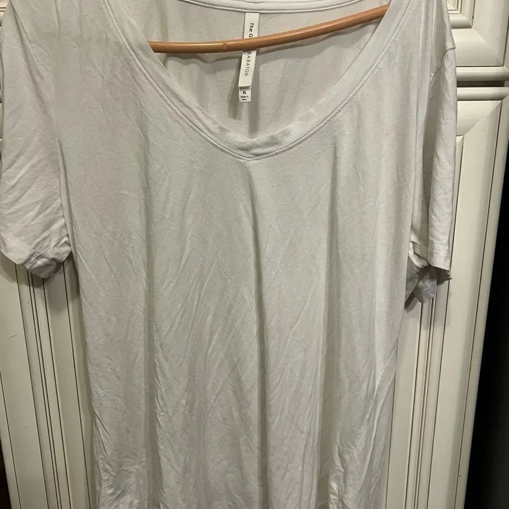 The Group by Babaton
Foundation V-Neck T-Shirt XL